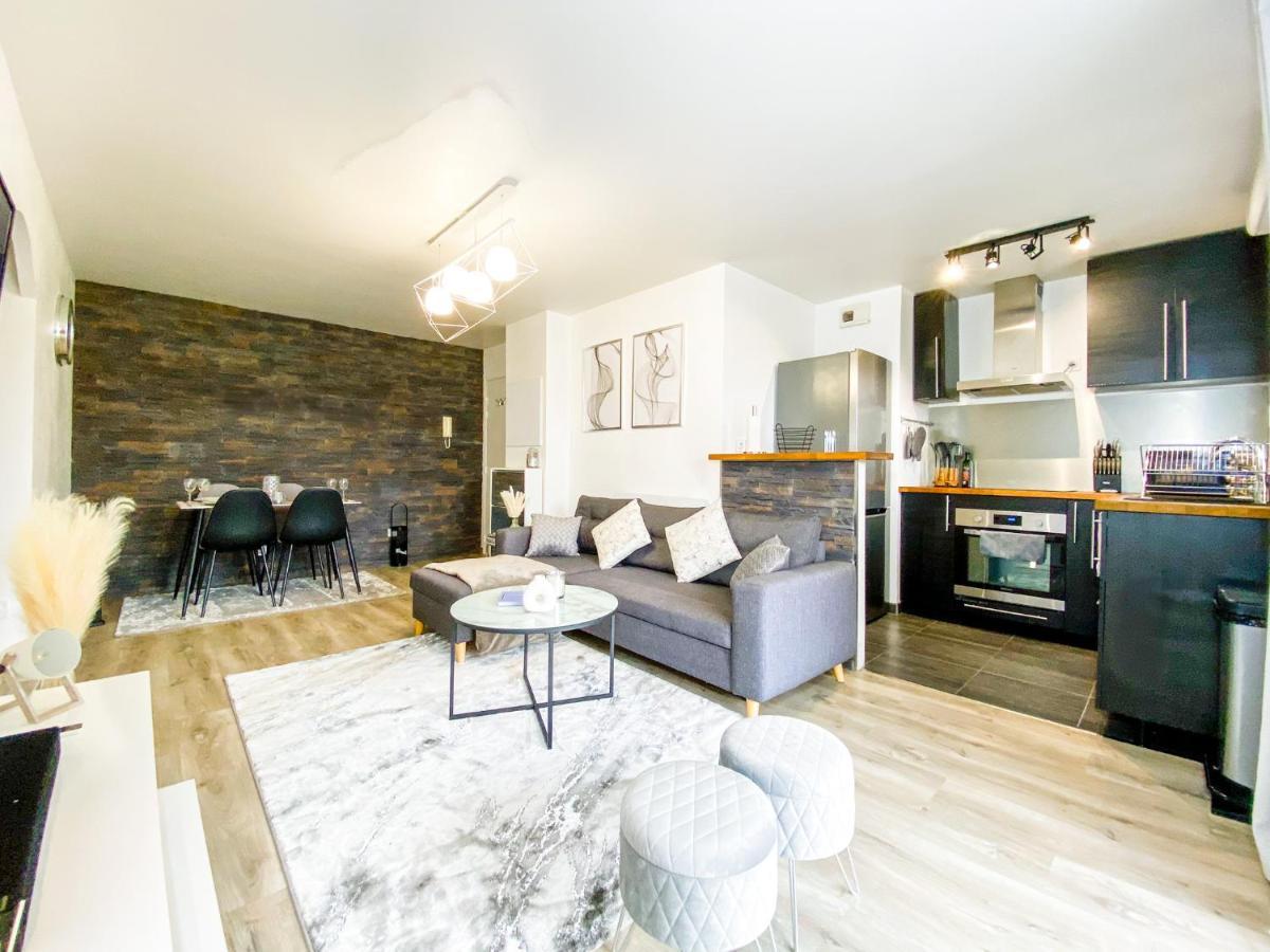 The Grey House - Parking - Piscine - Rer A 6 Min Apartment Bussy-Saint-Georges Luaran gambar