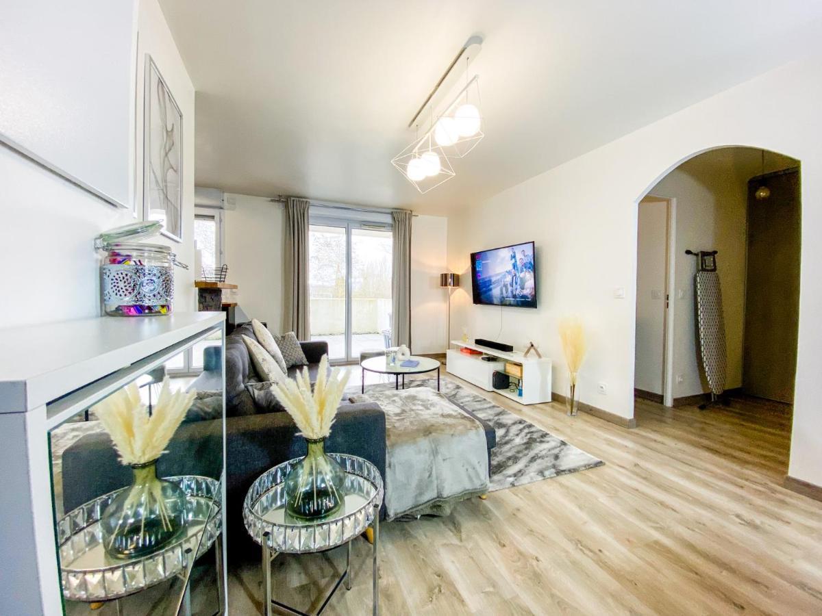 The Grey House - Parking - Piscine - Rer A 6 Min Apartment Bussy-Saint-Georges Luaran gambar